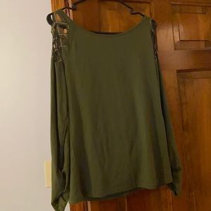 Super cute shirt with jewelry stud on shoulders